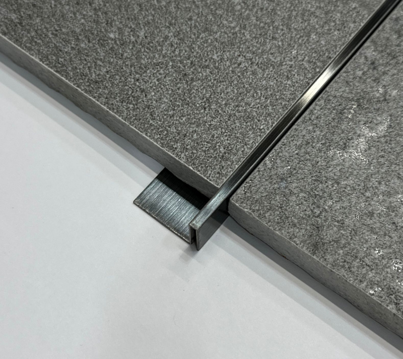 Профиль Juliano Tile Trim SBP018-4B-12H Black (2700mm)